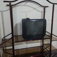 تلویزیون و میز تلویزیون هر دو باهم