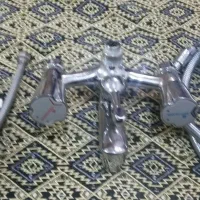 یک عدد شیر اهرمی ایستاد یک عدد شیر کامل حمام