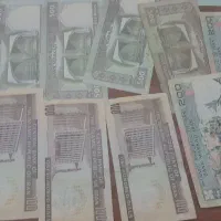 تعدادی اسکناس قدیمی و جدید