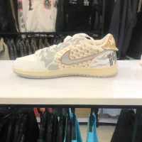 کتونی نایک تراویس ویتنامی|کیف، کفش، کمربند|ایلام, |دیوار