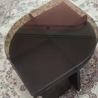 میز به همراه 4عسلی کوچک در حد نو نو