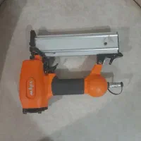 دستگاه میخکوب بادی یا منگنه کوب