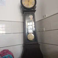 یک ساعت ایستاده بفروش میرسد