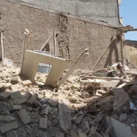 بتن کنی. دیوار ها و خانه ها و .