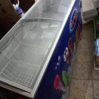 یک یخچال و یک فریزر مغازه