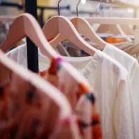 فروشنده جهت کار در لباس فروشی زنانه رودان