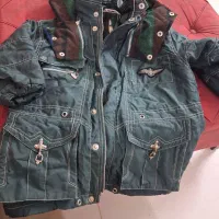 کاپشن و لباس و کفش