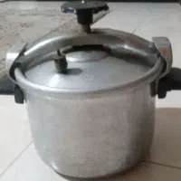 زودپز۸لیتری بزرگ درحدنو