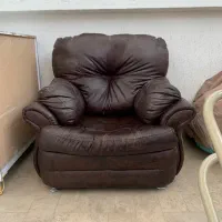 مبل راحتی چرم ۴ نفره