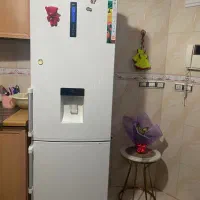 یخچال و پرده