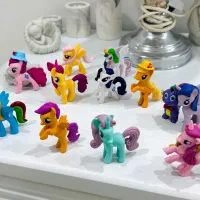 مجموعه فیگور های پونی.  اسباب بازی