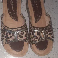 دمپایی رو فرشی