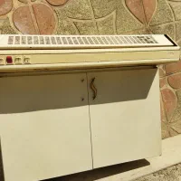 هود و کابینت بالای هود.  هردو کاملا سالم