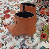 نیم بوت نو سایز ۳۸ رنگ عسلی|کیف، کفش، کمربند|خرم‌آباد, |دیوار