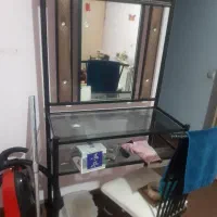 میز با صندلی برای آرایشکاه و یا مغازه و خانه