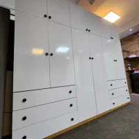 کمددیواری دورنگ بدنه رنگ چوب نما سفید باکسی سیار