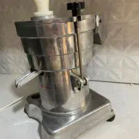 ابمیوه گیری صنعتی تمیز و سالم