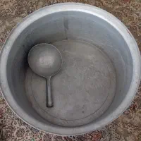 قابلمه روحی بزرگ همراه با ملاقه