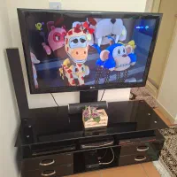 تلویزیون 42اینچ  ال جی اصل کره سالم با میز ترک