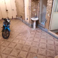 دو مغازه تجاری با یک سوئت مرکز شهر