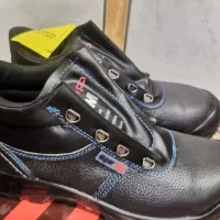 کفش کار سایز 42
