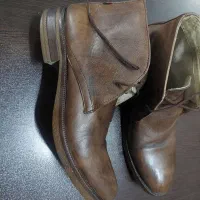 کفش چرم|کیف، کفش، کمربند|آفتاب, |دیوار