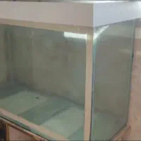 آکواریوم و میز