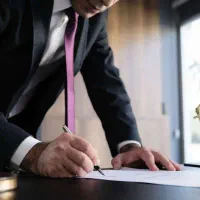 وکیل پایه یک دادگستری