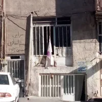 حیاط تجاری 2طبقه حدودا 50متر بر خیابان