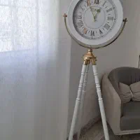 ساعت ایستاده سه پایه چوبی