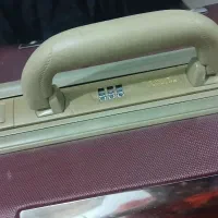 چمدون مسافرتی|کیف، کفش، کمربند|شهریار, کهنز|دیوار