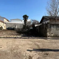 زمین در خیابان بابایی عینک