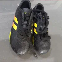 کفش فوتبالی بچگانه|تجهیزات ورزشی|صدرا-فارس, فاز ۲|دیوار