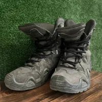 کفش‌ کوهنوردیLowa