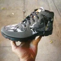 کفش کار|کیف، کفش، کمربند|شیراز, بالا کفت|دیوار