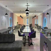 لوازم سالن آرایشگاه*میزناخن*آینه*ترولی*پدیکور