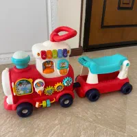 واکر قطار چندمنظوره هولی تویز (Hola)