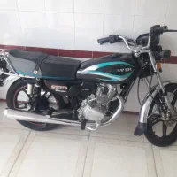 فروش موتورسیکلت همتاز ۲۰۰
