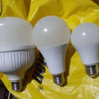 لامپ ال ای دی سالم نوره سفید۳تاباهم صدتومن