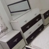 تخت بدون تشک.