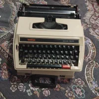 ماشین تایپ دستی|کلکسیون اشیاء عتیقه|شیراز, تندگویان|دیوار