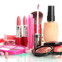 نیازمندفروشنده لوازم ارایشی