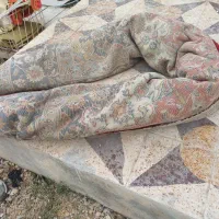 فرش و میز تلویزیون