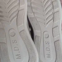 یک جفت کفش دخترانه سایز 35 نونو|کفش و لباس بچه|قم, قلعه کامکار|دیوار