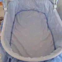 گهواره نوزادی معاوضه با چرخ خیاطی خانگی|اسباب و اثاث بچه|کرج, کمال‌شهر|دیوار