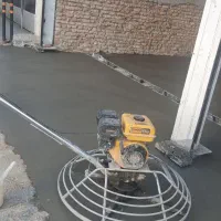 بتن ریزی با ماله پروانه ای ودوربین لیزری|خدمات پیشه و مهارت|سنندج, |دیوار