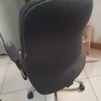 صندلی گردون کاملا سالم