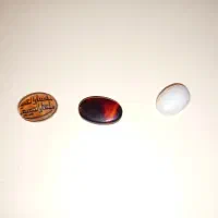 سه عدد نگین بسیار زیبا سلیمانی پرتقالی کهربایی