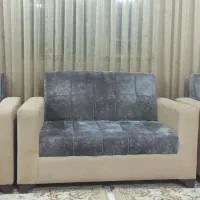 دو دست مبل راحتی و تختخواب شو