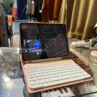 iPad Air 5 2022  با کیف و کیبورد و قلم